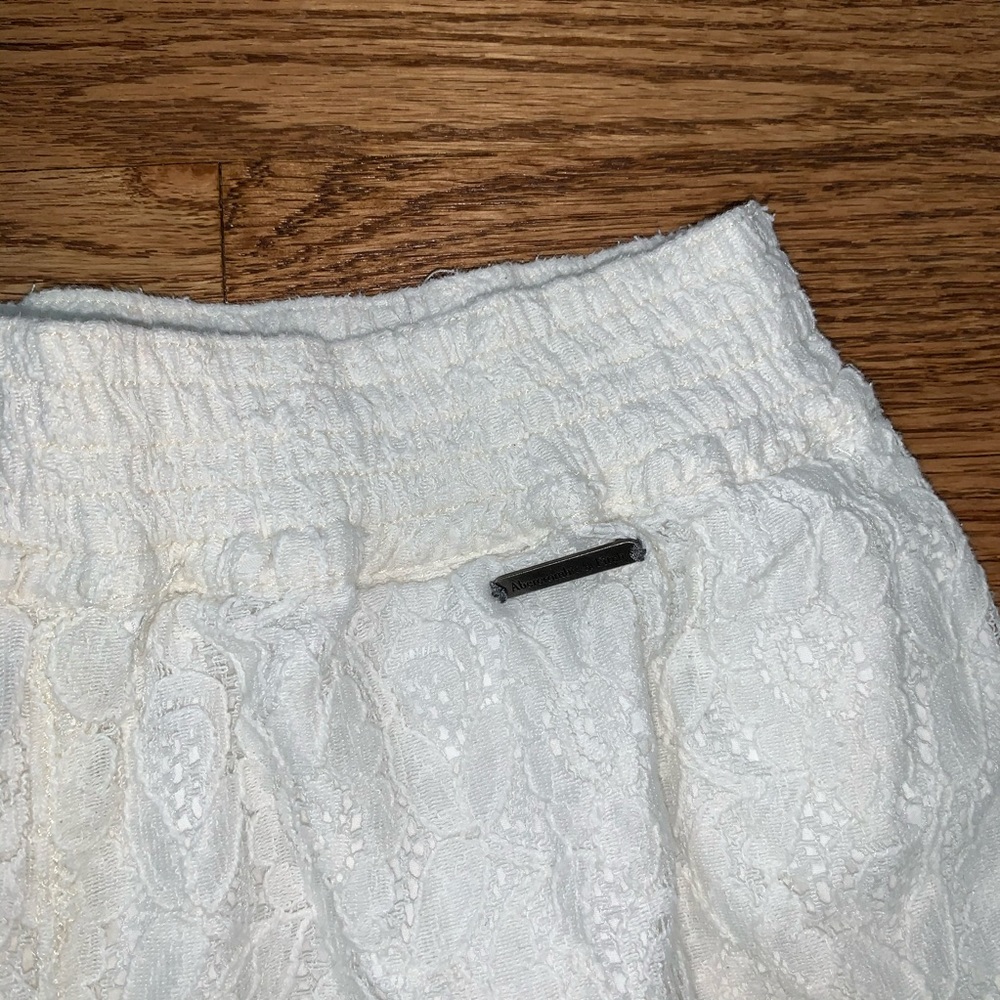 Lace A&F Shorts - Picture 2 of 5